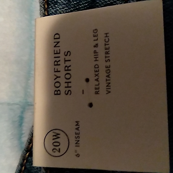 Universal  Thread denim shorts. NWT  Size 20W - Picture 2 of 12